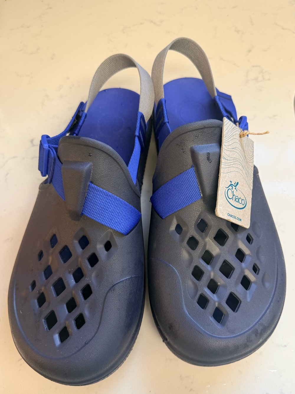 Chaco Men's Navy and Bright Blue Water Slip-On Clogs